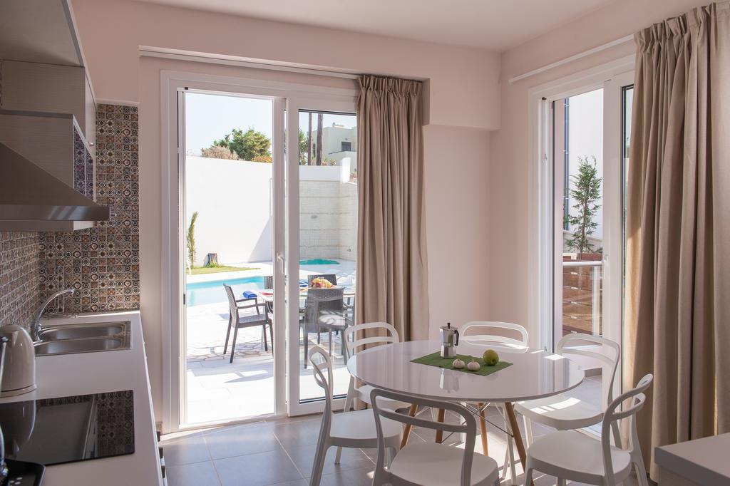 Koukos Villas Stalós Rum bild