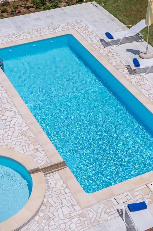 Koukos Villas Stalós Rum bild